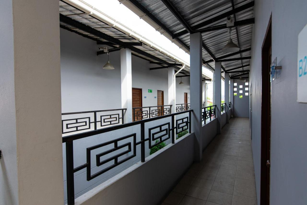 Matini Klong1 Hotel Rangsit Exterior photo