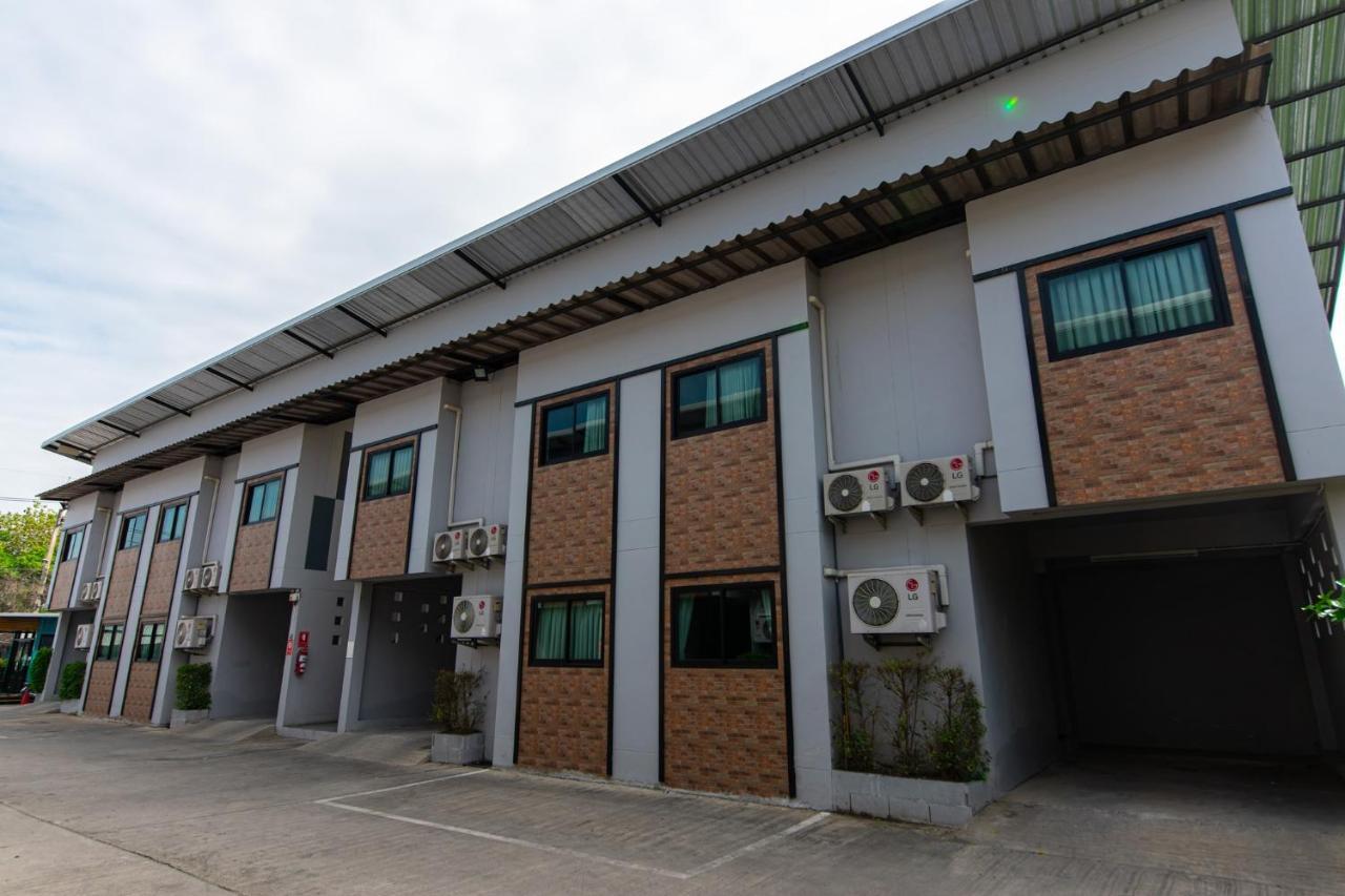Matini Klong1 Hotel Rangsit Exterior photo