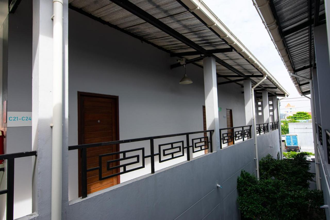 Matini Klong1 Hotel Rangsit Exterior photo