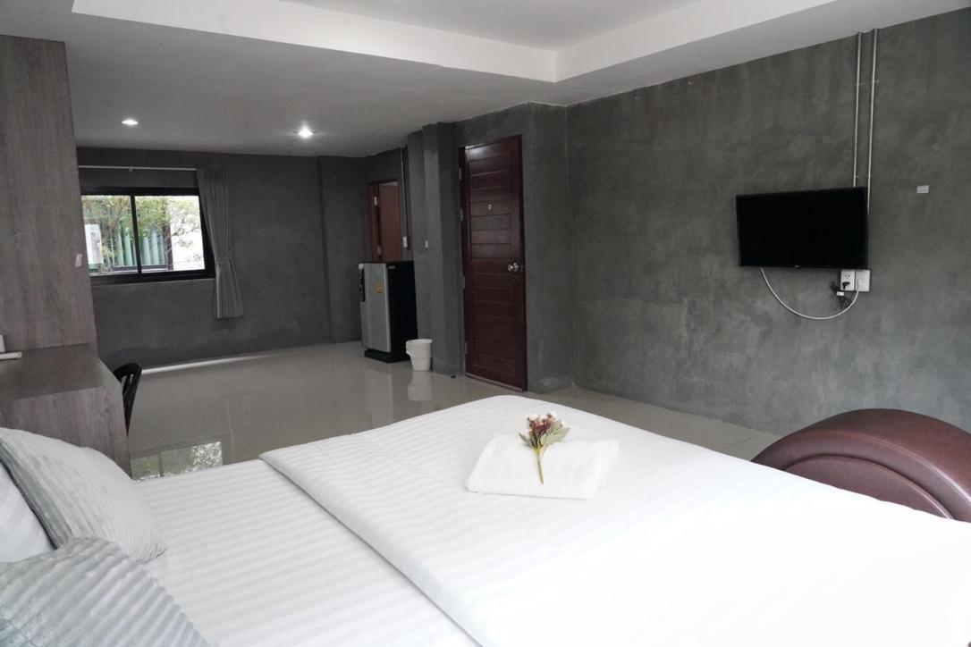 Matini Klong1 Hotel Rangsit Exterior photo