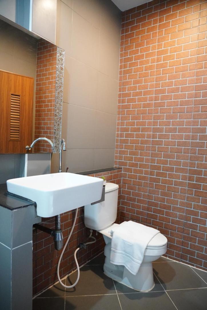 Matini Klong1 Hotel Rangsit Exterior photo